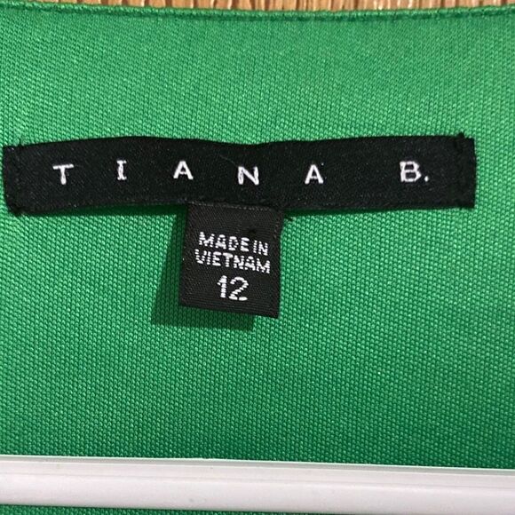 Tiana B. Women’s Multicolor Aztec Pattern Smocked Waist Knee Length Dress Sz- 12 - Picture 5 of 6